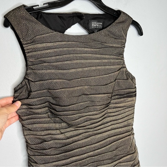 Metallic gold black ADRIANNA PAPELL Evening sleeveless sheath dress - Picture 2 of 9